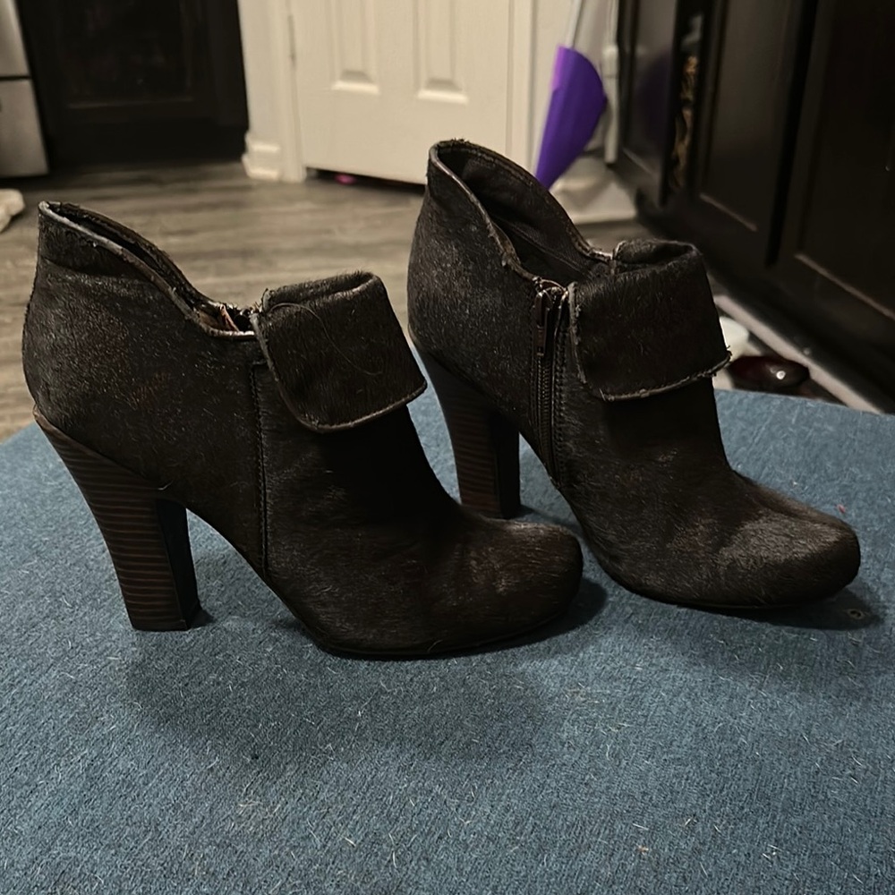 Fossil Black Ankle Boots with Suede Finish and Sturdy Heel